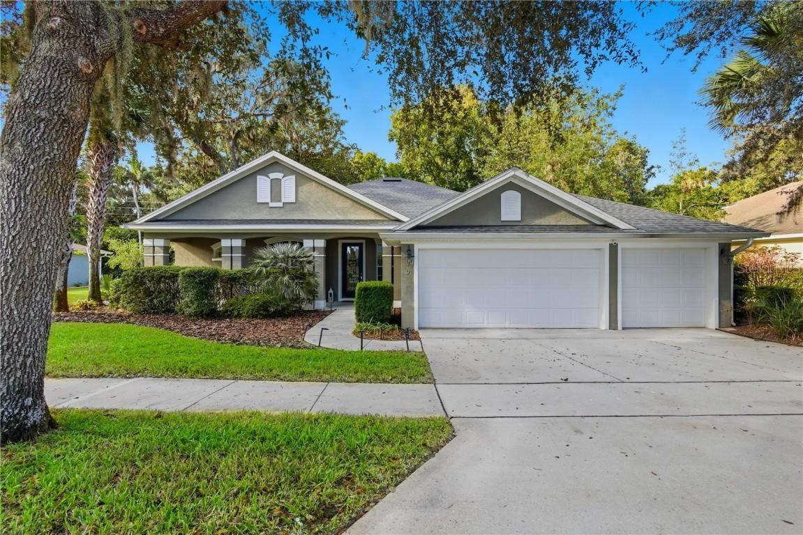 9 Creekside Dr., Palm Coast, FL 32137