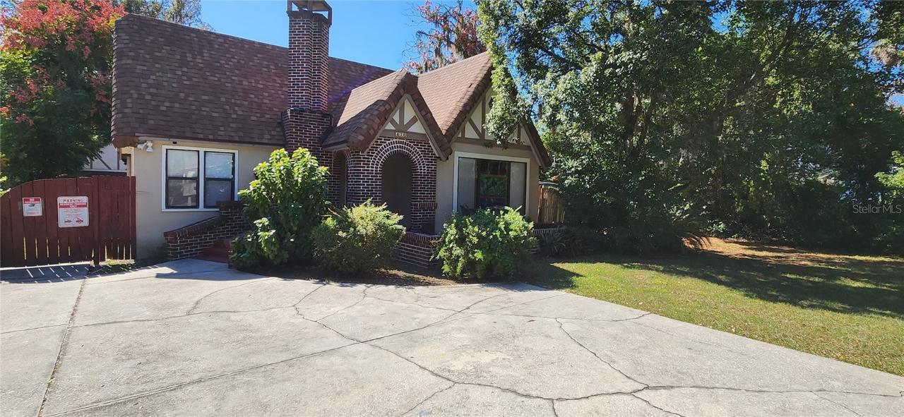 410 W Howry Ave., DeLand, FL 32720