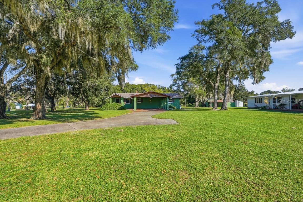 191 Howes St., Oak Hill, FL 32759