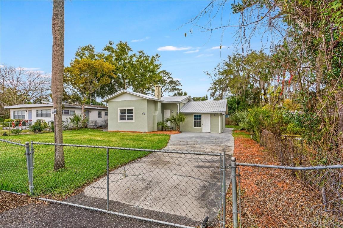 1144 Hillcrest Dr., Daytona Beach, FL 32114