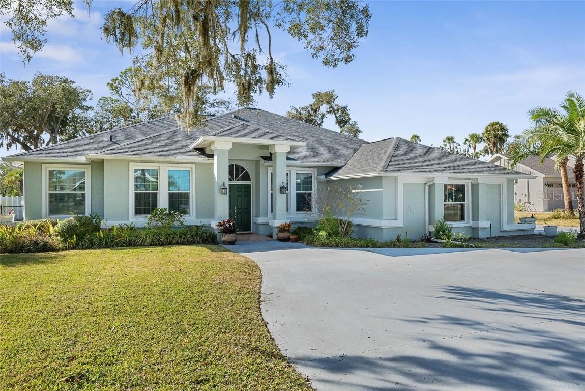 325 Lambert Ave., Flagler Beach, FL 32136