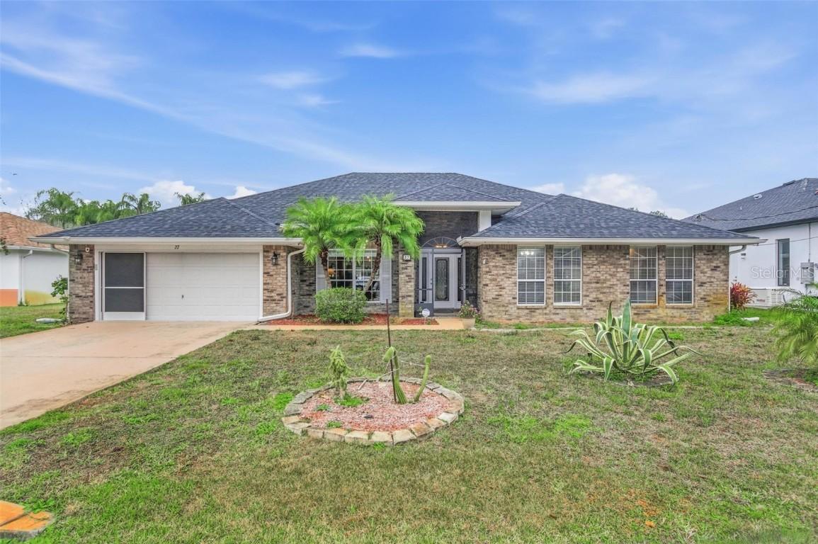 27 Burning Bush Dr., Palm Coast, FL 32137