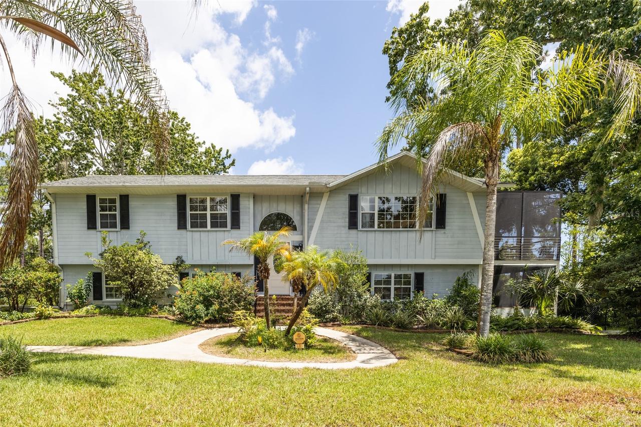 1 Ryding Ln., Palm Coast, FL 32164