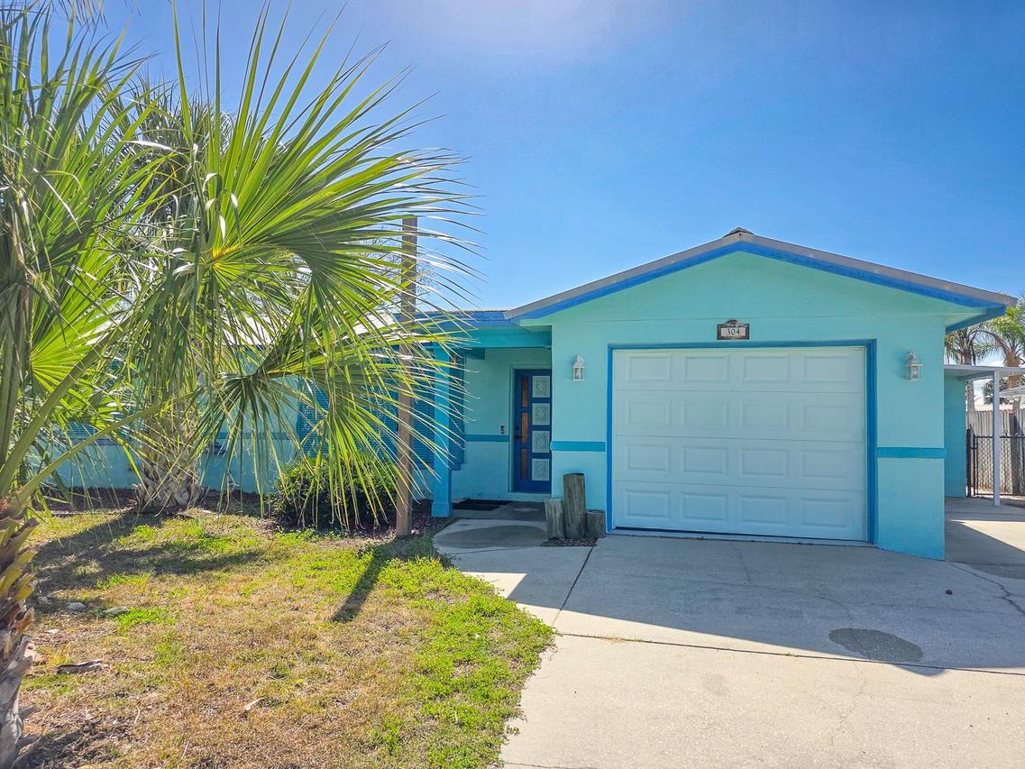 304 Palm Cir., Flagler Beach, FL 32136