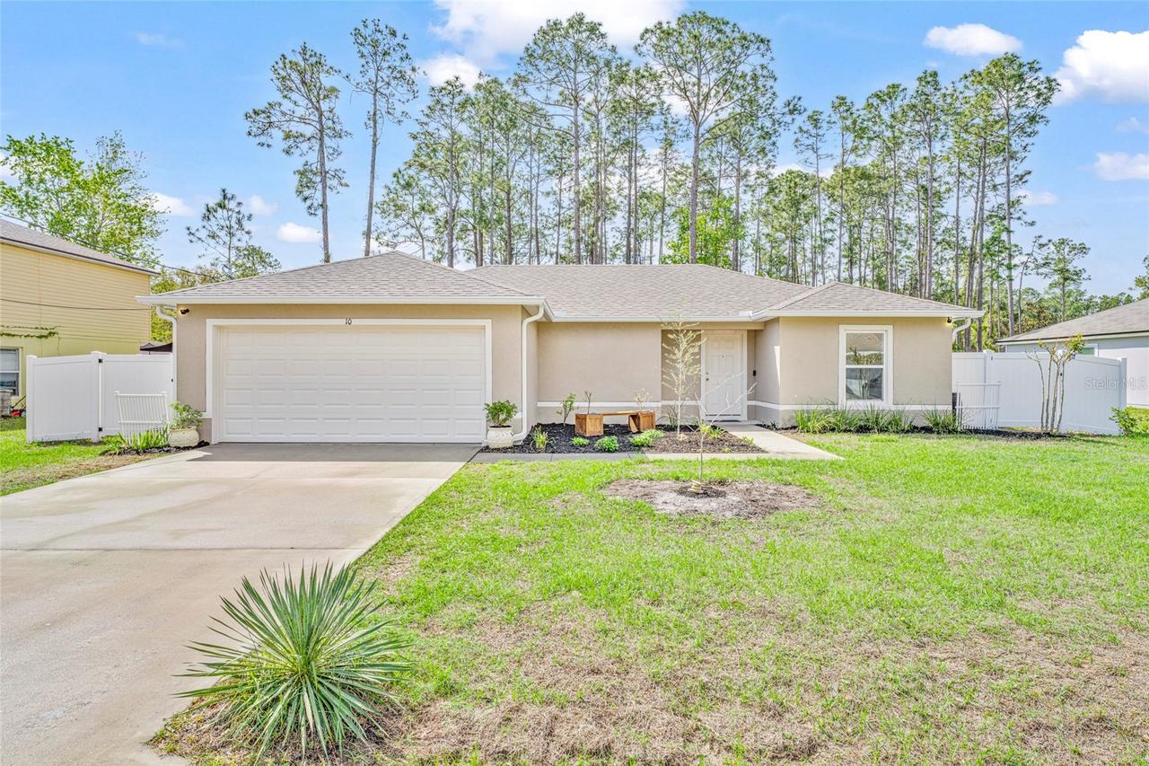 10 Poinsettia Ln., Palm Coast, FL 32164