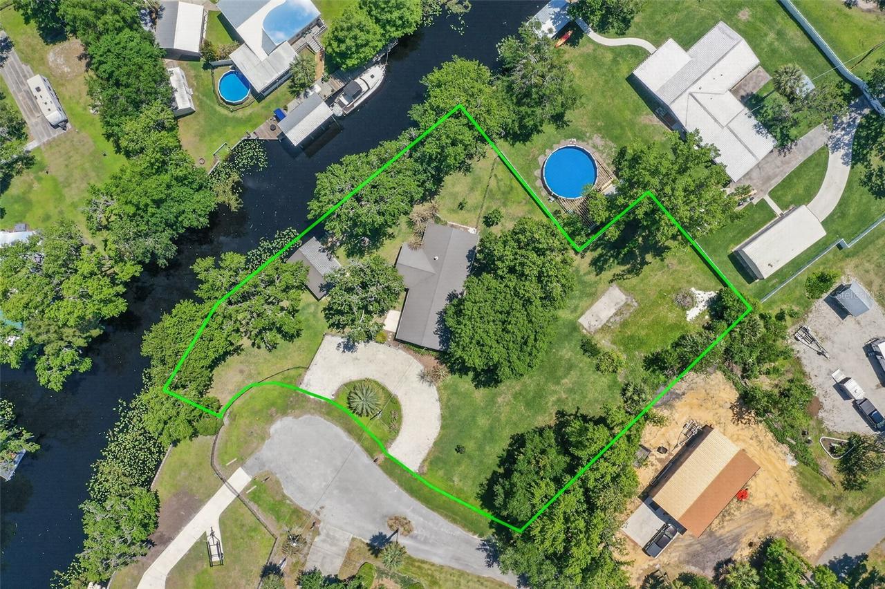 137 & 135 Riverside Dr., Satsuma, FL 32189