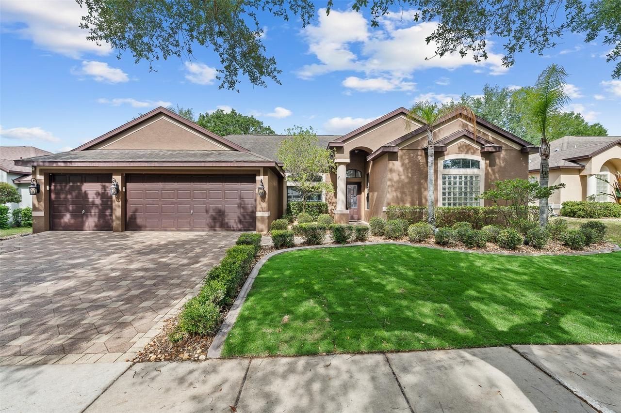 1059 Natural Oaks Dr., Orange City, FL 32763