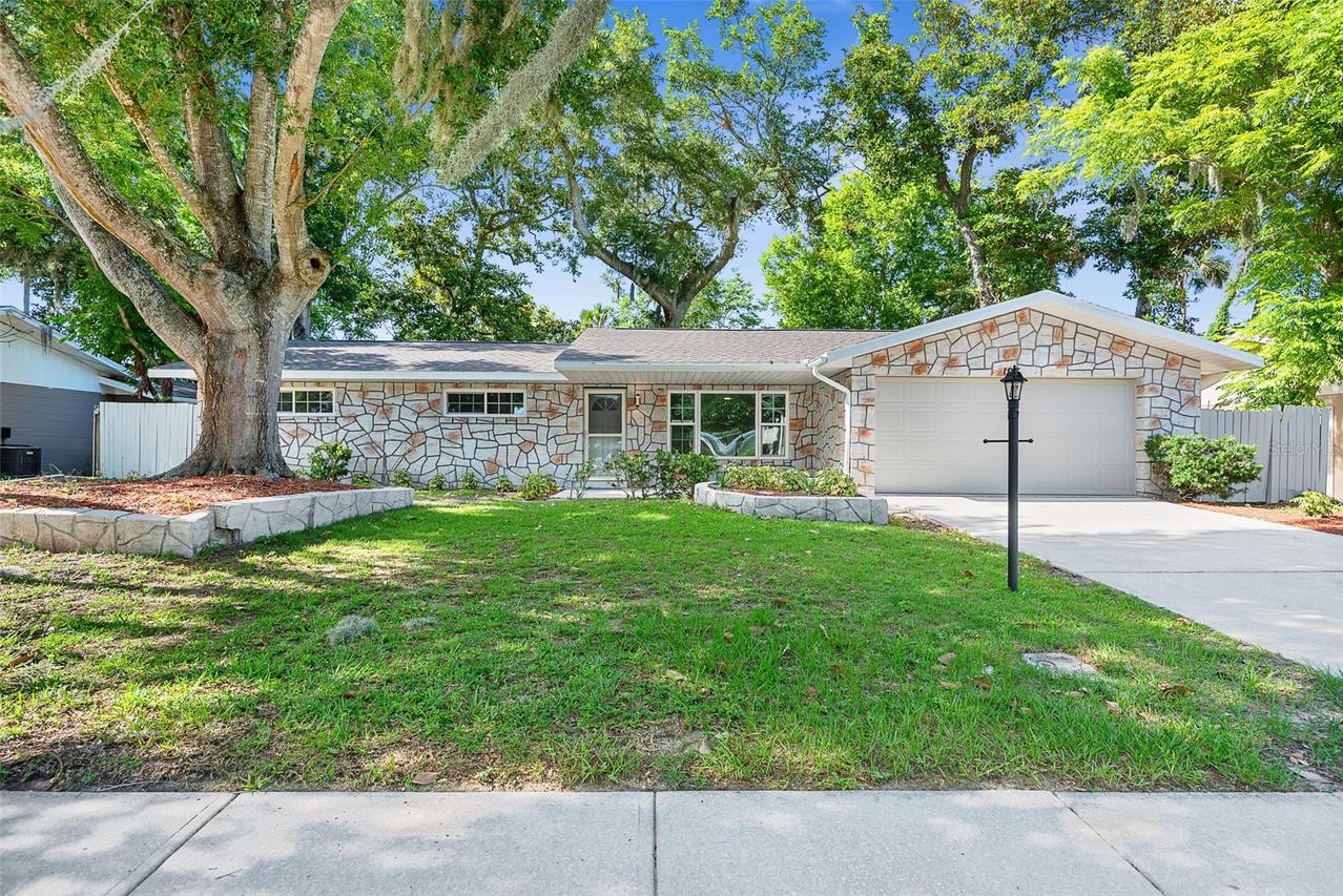 107 Wimbledon Ct., Port Orange, FL 32127
