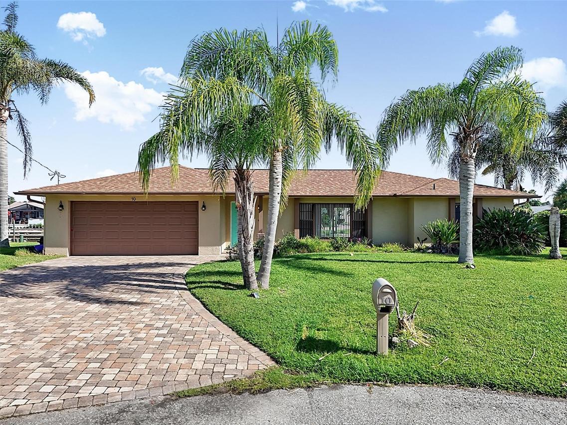 10 Crow Ct., Palm Coast, FL 32137