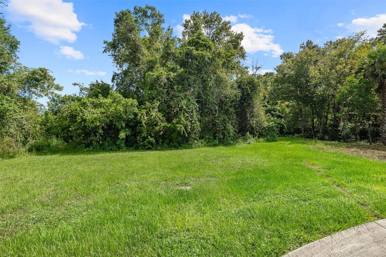 1082 Yaupon St., Daytona Beach, FL 32117