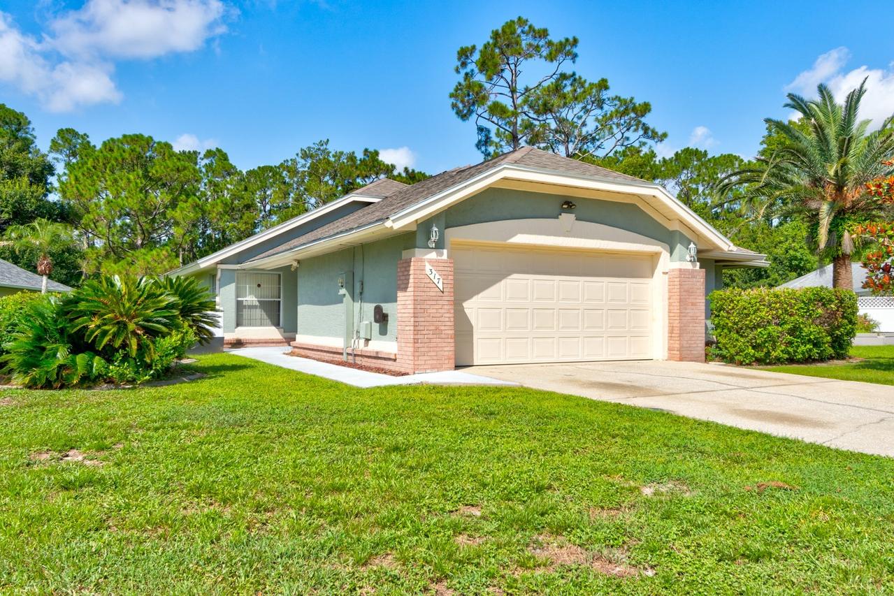 317 Glenbriar Cir., Daytona Beach, FL 32114