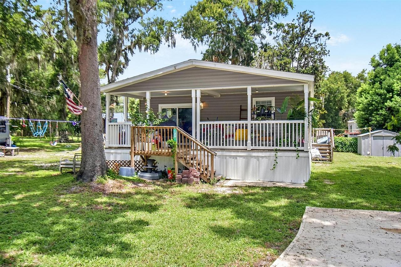 123 Magnolia Dr., Satsuma, FL 32189