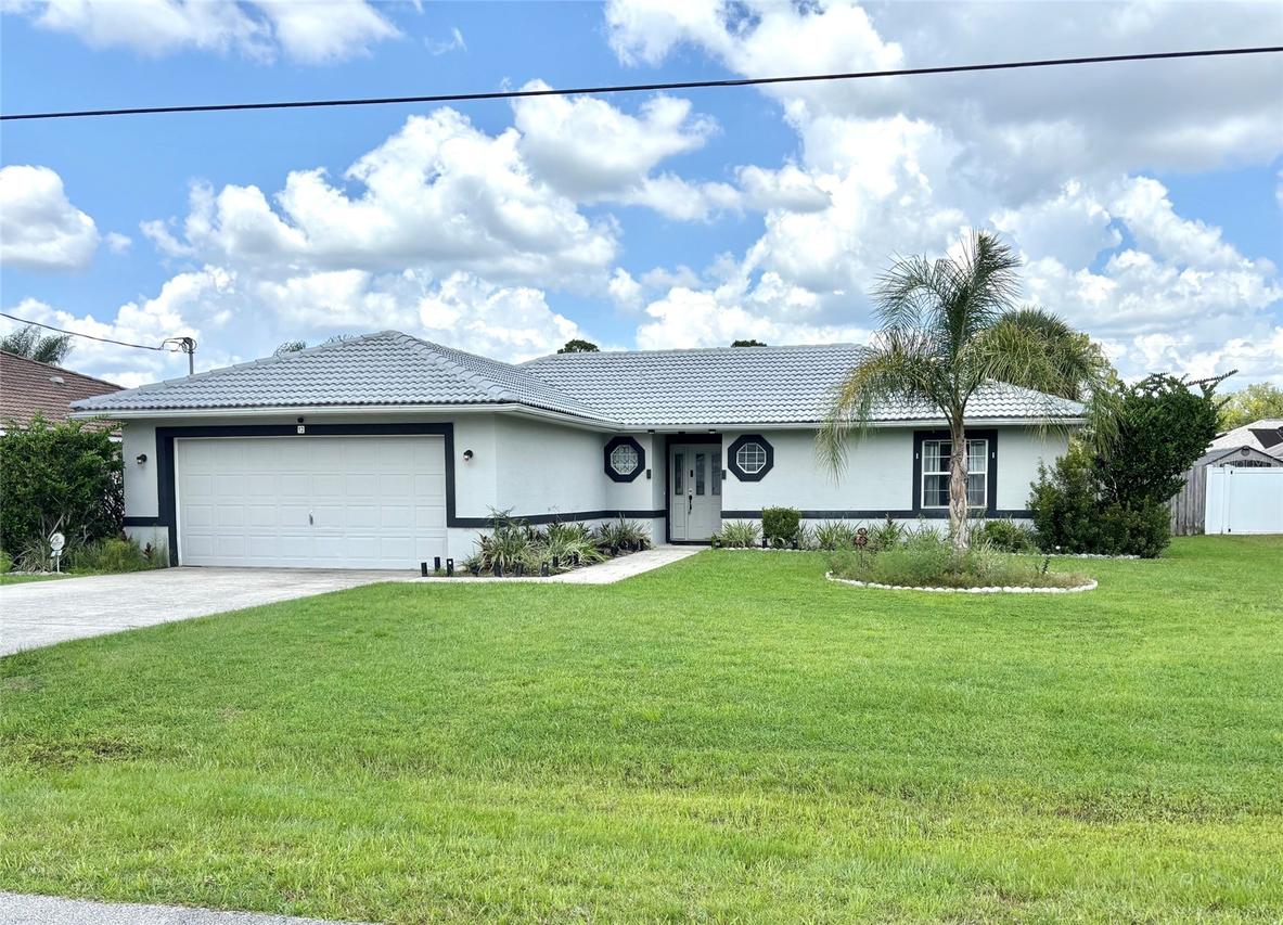 12 Princess Kim Ln., Palm Coast, FL 32164