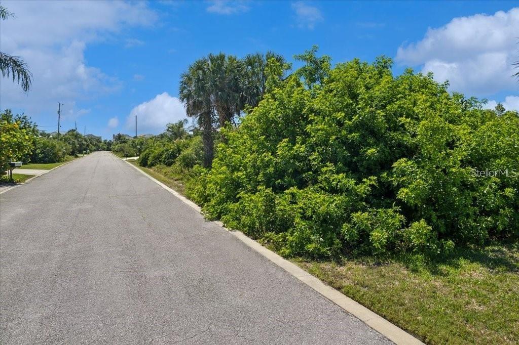 16 Mahoe Dr., Palm Coast, FL 32137