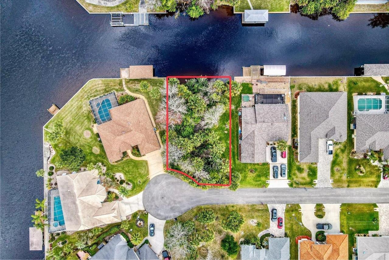 16 Crandon Ct., Palm Coast, FL 32137