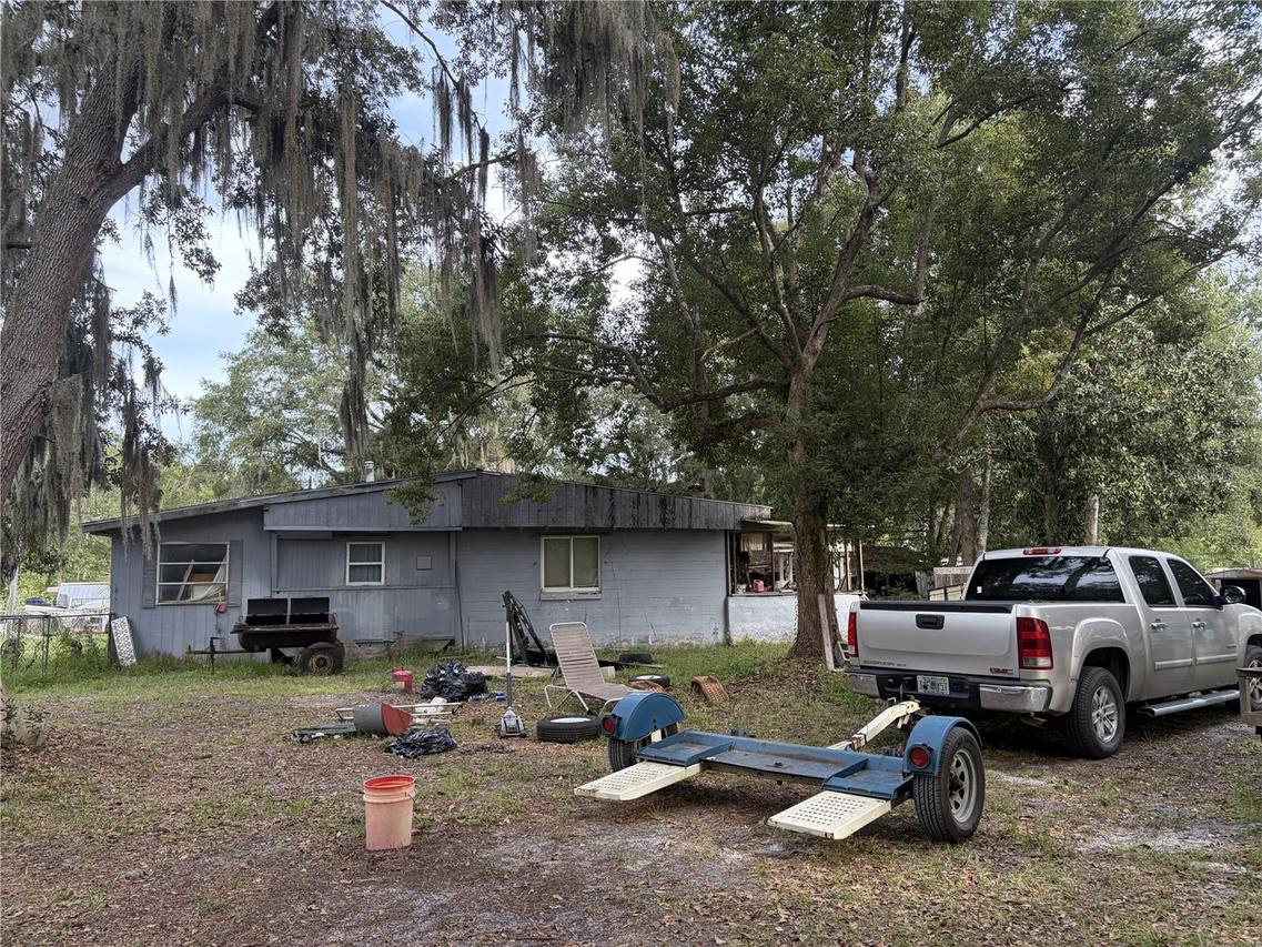 207 Sunland Dr., Satsuma, FL 32189