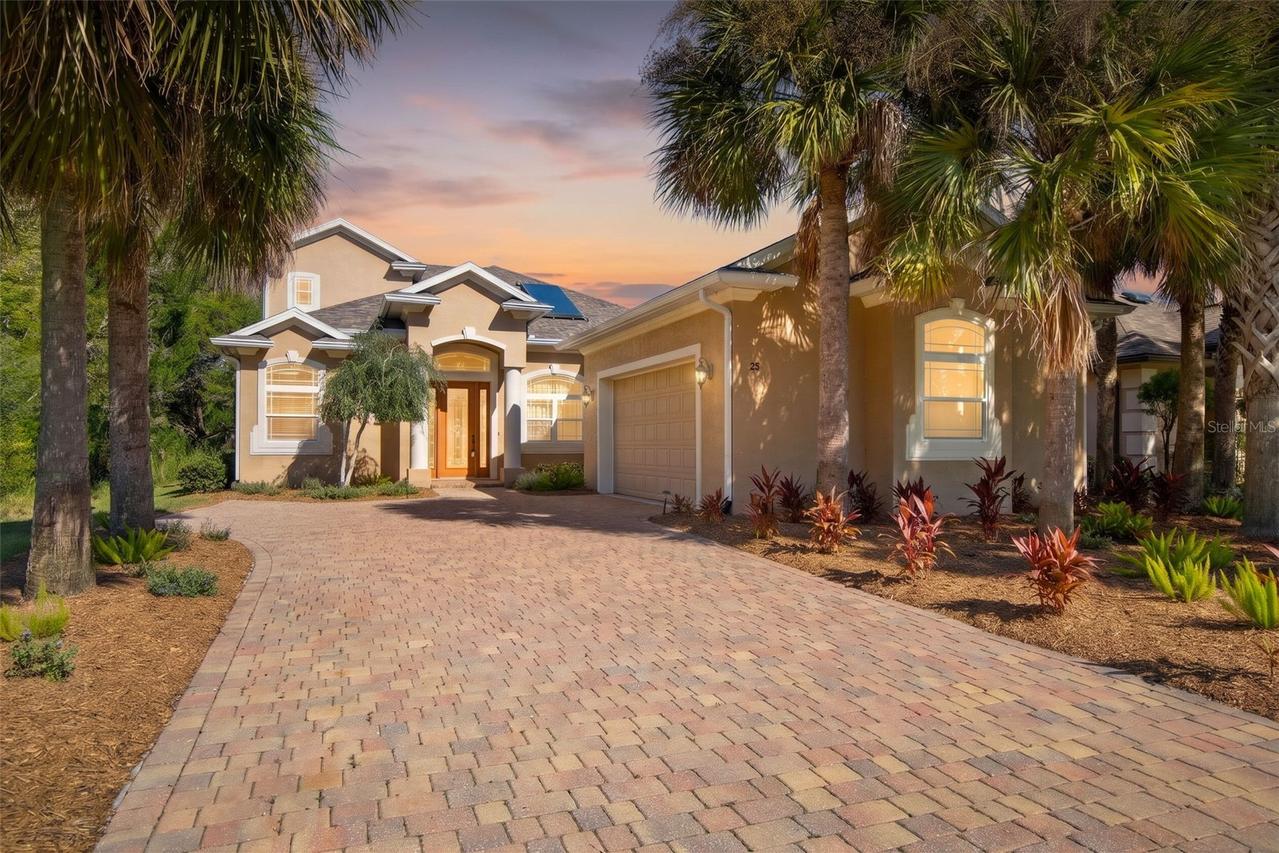 25 Emerald Lake Ct., Palm Coast, FL 32137