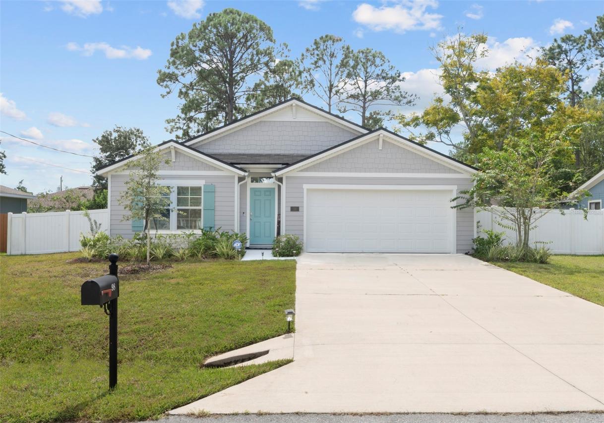 98 Raemoor Dr., Palm Coast, FL 32164
