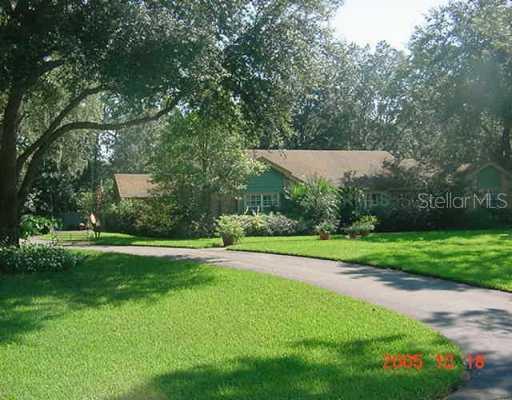 30912 Mission Ave., Tavares, FL 32778