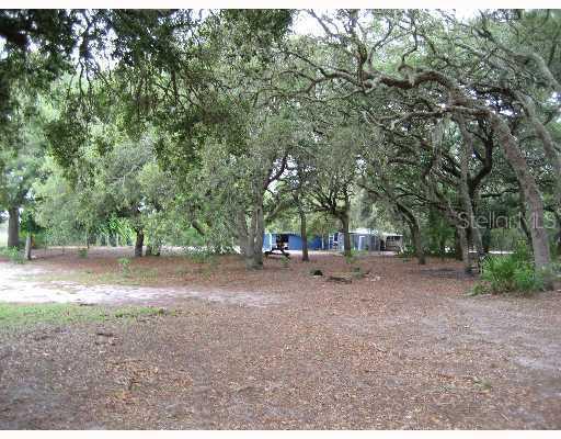 41827 N Emeralda Island Rd., Leesburg, FL 34788