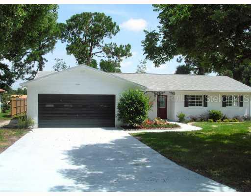 12639 Pine Island Dr., Leesburg, FL 34788