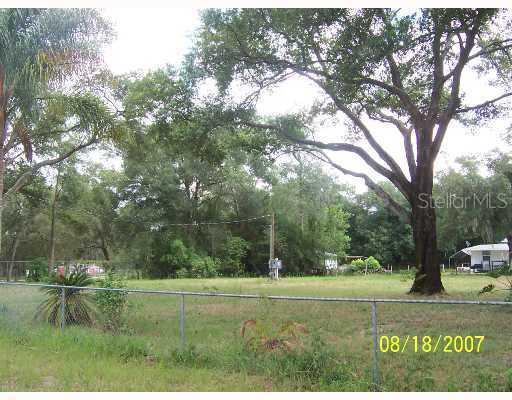 23640 Brooklyn Ave., Sorrento, FL 32776