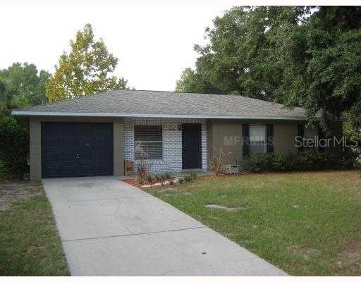 845 Cedar Cir., Tavares, FL 32778