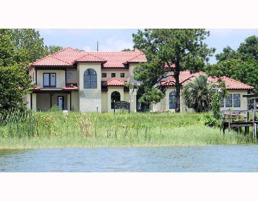 1861 Lakeshore Dr., Mount Dora, FL 32757