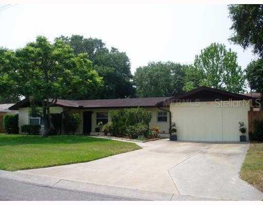 503 First St., Tavares, FL 32778