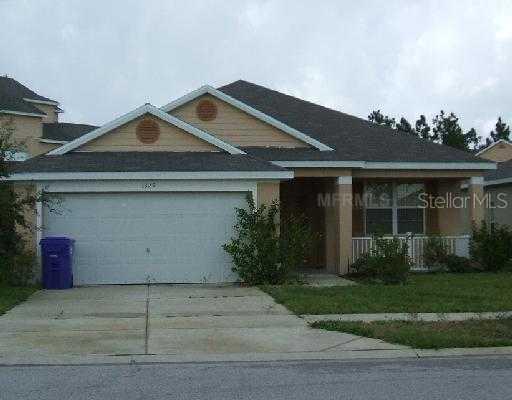 1329 Kellogg Dr., Tavares, FL 32778