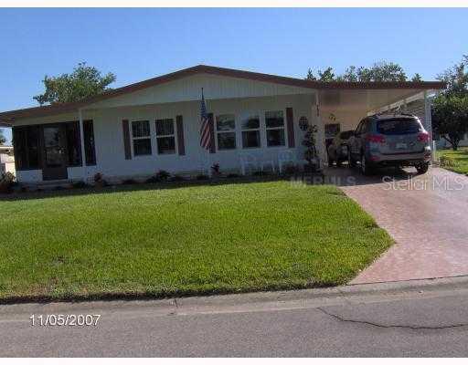 1674 Nassau Cir., Tavares, FL 32778