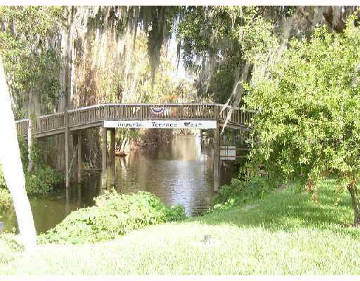 11751 Hickory Ln., Tavares, FL 32778