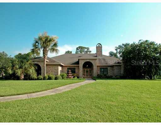 32284 Lakeshore Dr., Tavares, FL 32778