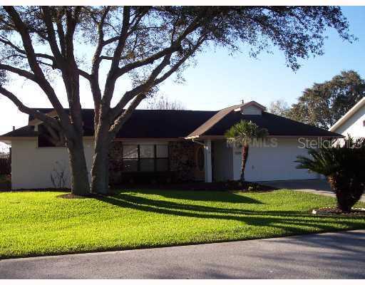 1024 Woodward Oaks Cir., Eustis, FL 32726