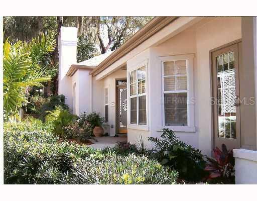 618 High Point Dr., Mount Dora, FL 32757