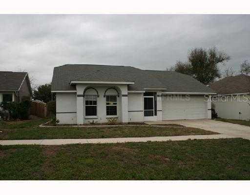 3861 Bayshore Cir., Tavares, FL 32778