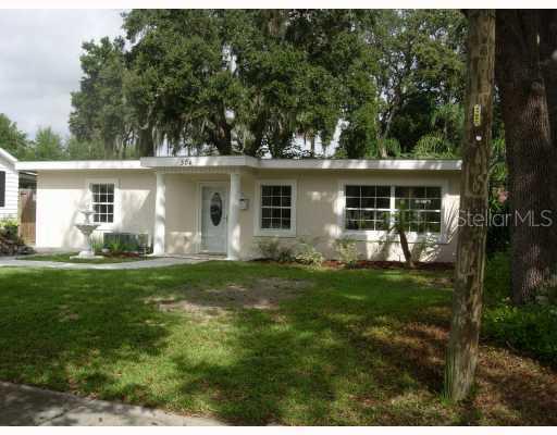 304 Palm Way, Tavares, FL 32778