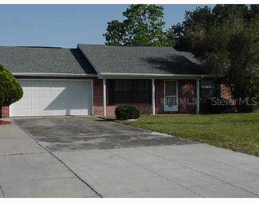 28039 Lois Dr., Tavares, FL 32778