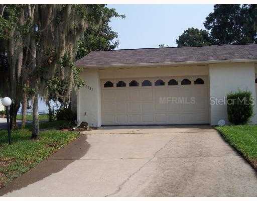 2237 Cypress Ct., Tavares, FL 32778