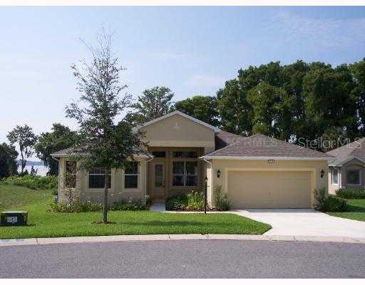5888 Bounty Cir., Tavares, FL 32778