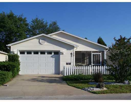 2137 Escobar Ave., The Villages, FL 32159