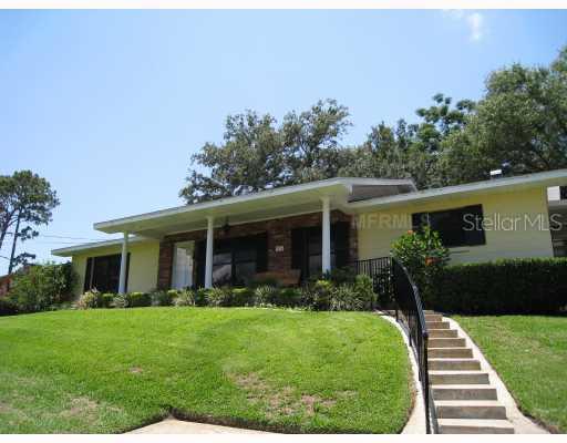1715 Hilltop Dr., Mount Dora, FL 32757