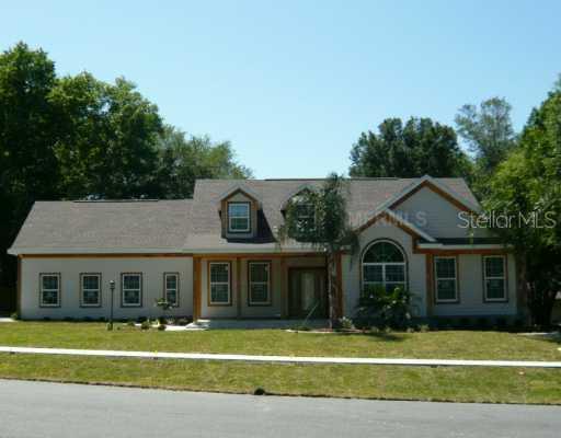 304 Stone Castle Loop, Lady Lake, FL 32159