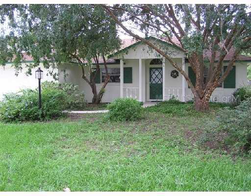 404 Blueberry Dr., Eustis, FL 32726