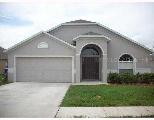 2445 Farringdon Dr., Tavares, FL 32778