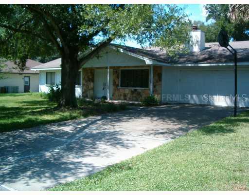 2505 Waycross Ave., Eustis, FL 32726