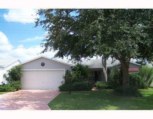 319 Santa Clara Cir., The Villages, FL 32159