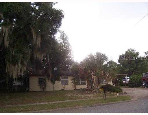 1402 Briarcliff Ave., Leesburg, FL 34748