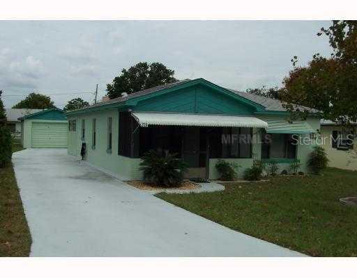 208 Gary St., Tavares, FL 32778