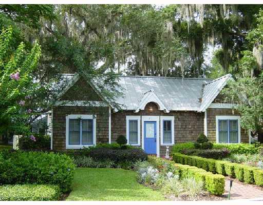610 E Johns Ave., Mount Dora, FL 32757